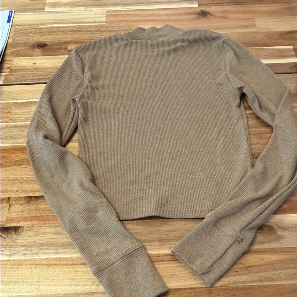 American Eagle Mock Neck Ribbed Long Sleeve Top in brown women’s small - Picture 5 of 5